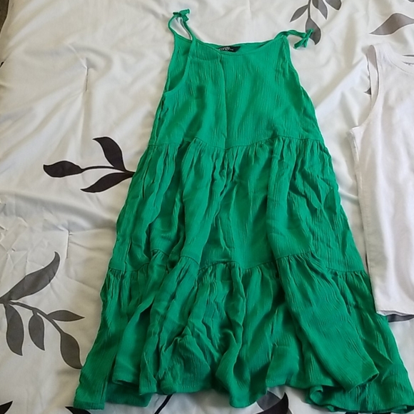 Lot of 3 Summer Dresses/tops for Girls - Picture 2 of 7